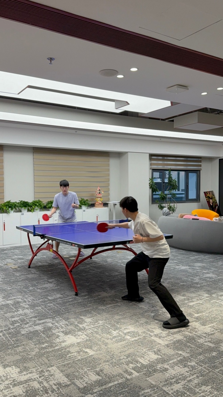 金字塔基石